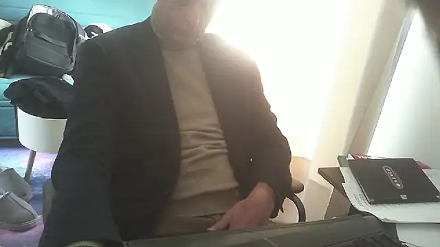 Snapshot of shyfrenchcock1 chatting on March 18, 12:36 pm shyfrenchcock1 online show from March 18, 12:36 pm