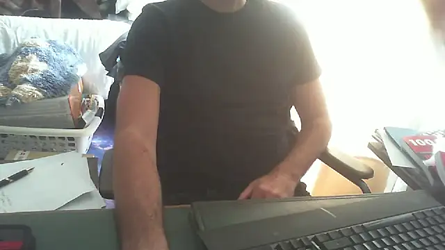 Snapshot of shyfrenchcock1 chatting on September 19, 10:05 am shyfrenchcock1 online show from September 19, 10:05 am