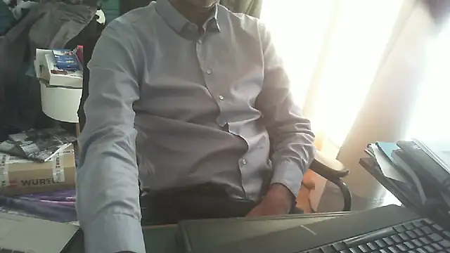 Snapshot of shyfrenchcock1 chatting on September 29, 9:03 am shyfrenchcock1 online show from September 29, 9:03 am