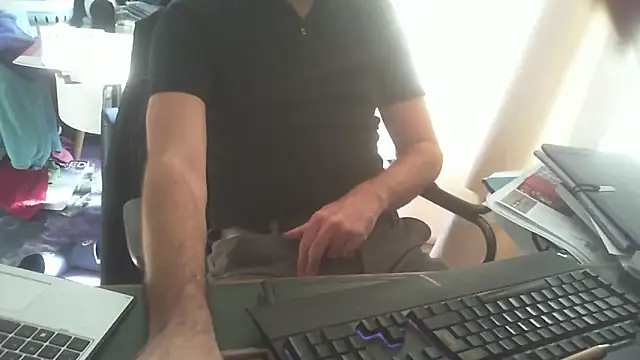 Snapshot of shyfrenchcock1 chatting on October 20, 8:59 am shyfrenchcock1 online show from October 20, 8:59 am