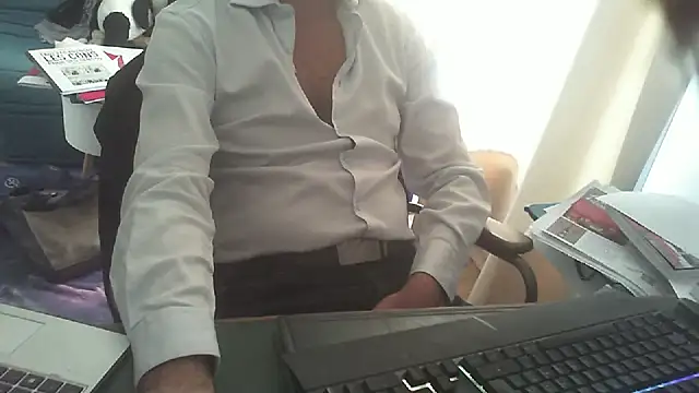 Snapshot of shyfrenchcock1 chatting on October 23, 1:21 pm shyfrenchcock1 online show from October 23, 1:21 pm