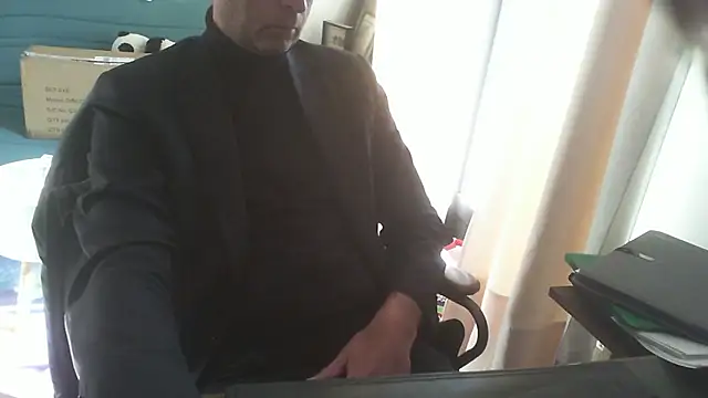 shyfrenchcock1 online show from January 7, 9:56 am