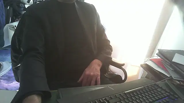 shyfrenchcock1 online show from March 30, 8:37 am