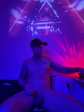 Snapshot of Alexandrei chatting on February 4, 11:27 am Alexandrei online show from February 4, 11:27 am