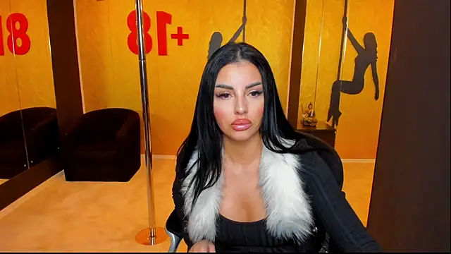 Snapshot of anemarieejolie chatting on January 18, 9:55 pm anemarieejolie online show from January 18, 9:55 pm