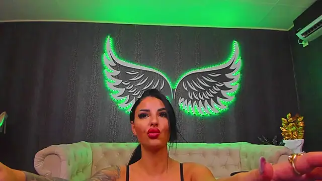 Snapshot of anemarieejolie chatting on January 31, 5:32 pm anemarieejolie online show from January 31, 5:32 pm