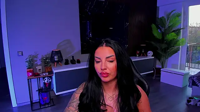 Snapshot of anemarieejolie chatting on April 24, 4:53 pm anemarieejolie online show from April 24, 4:53 pm