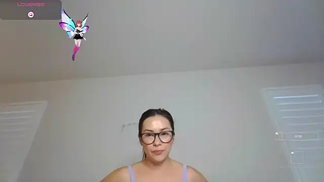 mixedasiangirl online show from November 6, 9:26 pm