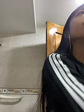 bonnie 18x online show from February 18, 1:11 pm