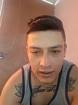 Snapshot of ethanandbrianna chatting on January 23, 7:40 pm ethanandbrianna online show from January 23, 7:40 pm