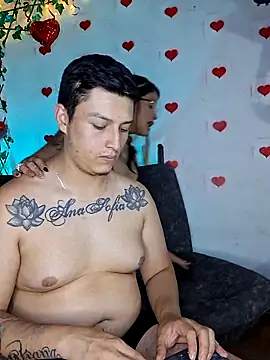 Snapshot of ethanandbrianna chatting on February 19, 3:06 am ethanandbrianna online show from February 19, 3:06 am