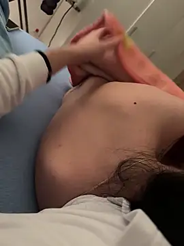 Snapshot of jessieandjames29 chatting on January 30, 6:43 pm jessieandjames29 online show from January 30, 6:43 pm