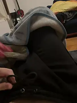 Snapshot of jessieandjames29 chatting on March 22, 4:58 pm jessieandjames29 online show from March 22, 4:58 pm