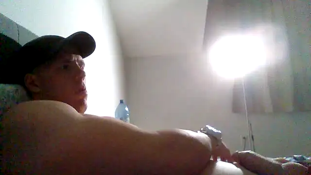 Snapshot of parkerxmuscle chatting on December 12, 10:20 pm parkerxmuscle online show from December 12, 10:20 pm