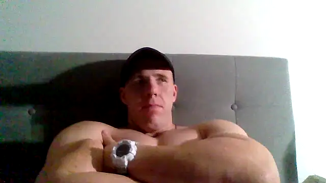 Snapshot of parkerxmuscle chatting on January 2, 11:52 am parkerxmuscle online show from January 2, 11:52 am