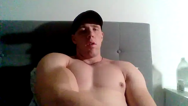 Snapshot of parkerxmuscle chatting on January 8, 4:44 am parkerxmuscle online show from January 8, 4:44 am