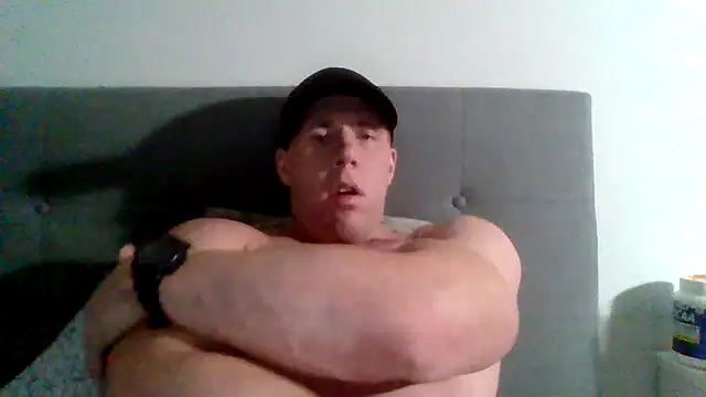 Snapshot of parkerxmuscle chatting on January 24, 5:21 pm parkerxmuscle online show from January 24, 5:21 pm