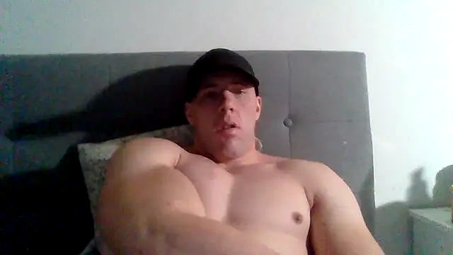 Snapshot of parkerxmuscle chatting on February 1, 4:00 pm parkerxmuscle online show from February 1, 4:00 pm
