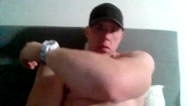 Snapshot of parkerxmuscle chatting on February 2, 9:02 pm parkerxmuscle online show from February 2, 9:02 pm