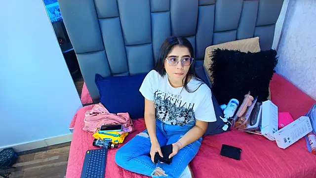 Amy wats0n online show from March 13, 7:09 pm