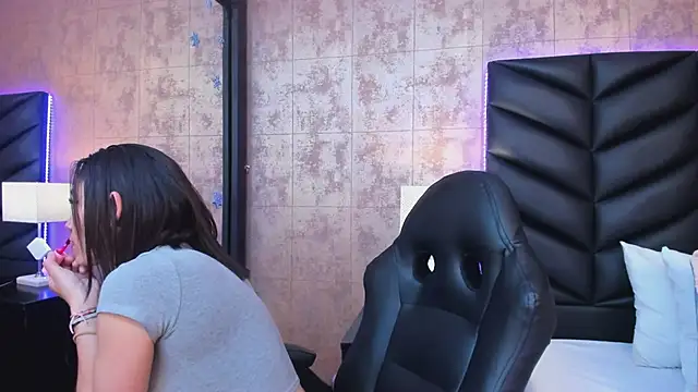 Snapshot of HazelMoret chatting on December 28, 11:16 pm HazelMoret online show from December 28, 11:16 pm