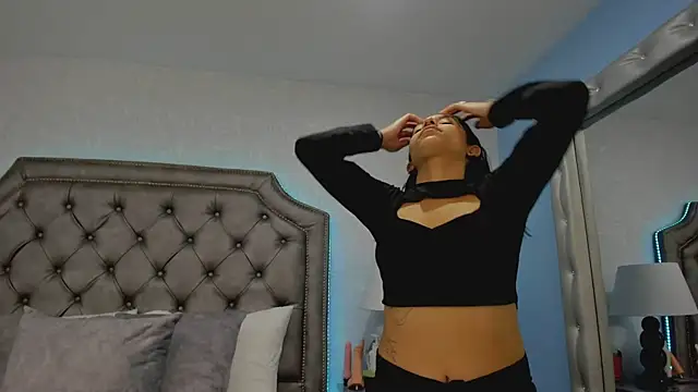 Snapshot of HazelMoret chatting on September 11, 11:43 am HazelMoret online show from September 11, 11:43 am