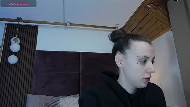 IvyBunny  online show from December 5, 6:21 am