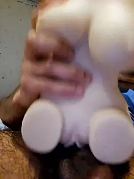 Snapshot of Axeltu77 chatting on April 5, 7:49 am Axeltu77 online show from April 5, 7:49 am