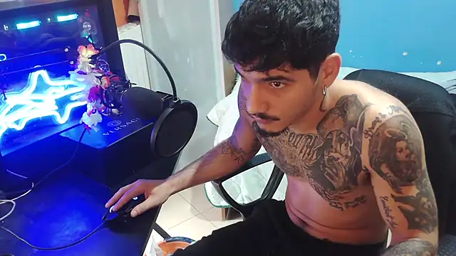 Badboyi1997 online show from October 15, 1:44 pm