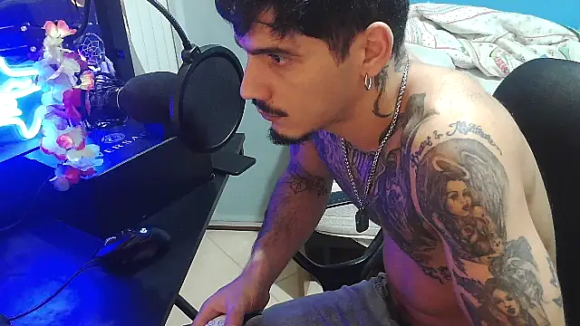 Badboyi1997 online show from October 17, 2:04 am