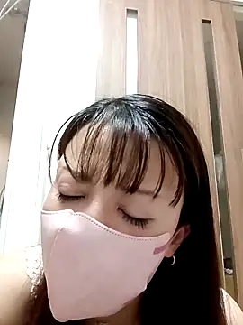 Snapshot of Mirika555 chatting on March 20, 2:21 pm Mirika555 online show from March 20, 2:21 pm