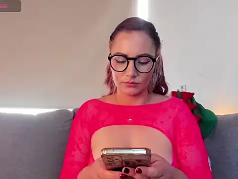 Snapshot of Hanna_Clark_ chatting on December 14, 6:30 pm Hanna Clark online show from December 14, 6:30 pm