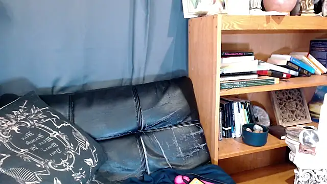 liadivina online show from December 31, 6:57 pm