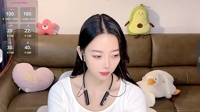 Yilin1999 online show from December 29, 11:40 am