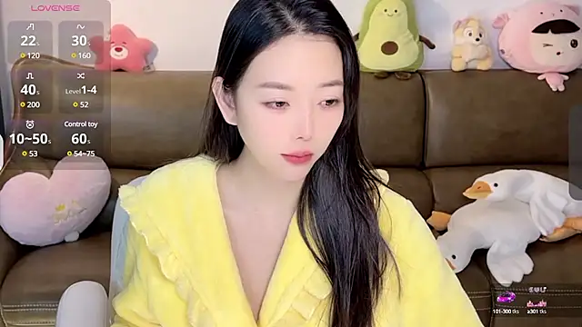 Yilin1999 online show from February 7, 11:55 pm