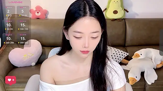 Yilin1999 online show from February 24, 2:40 am