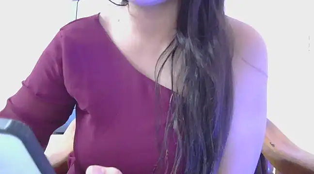 Snapshot of diva-22 chatting on March 7, 3:39 pm diva-22 online show from March 7, 3:39 pm