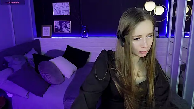 OliviaGentle online show from February 2, 12:30 am