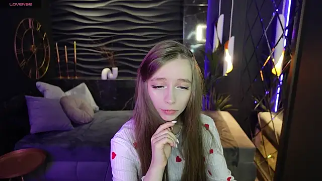 OliviaGentle online show from March 6, 1:05 am