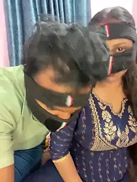 Snapshot of mickey_love chatting on October 4, 5:00 pm mickey love online show from October 4, 5:00 pm