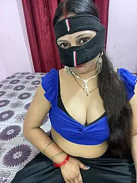 Snapshot of mickey_love chatting on March 29, 5:29 am mickey love online show from March 29, 5:29 am