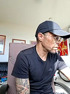 mileflav0r online show from May 3, 7:58 am