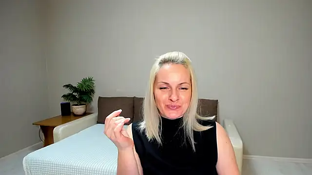 Alicee Gracee online show from January 29, 7:00 pm