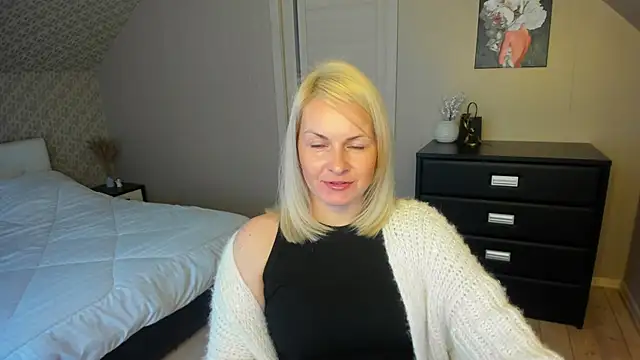 Alicee Gracee online show from November 28, 7:33 am