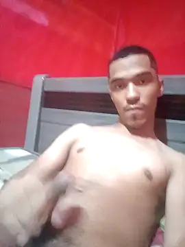 Snapshot of JuggedRegrets chatting on February 5, 1:32 am JuggedRegrets online show from February 5, 1:32 am