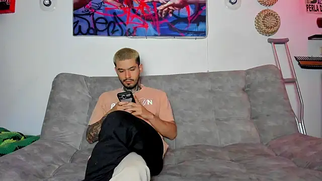 Snapshot of Anthony-Martin chatting on July 22, 3:15 pm Anthony-Martin online show from July 22, 3:15 pm