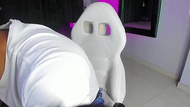 Lucii fer  online show from October 22, 11:43 am