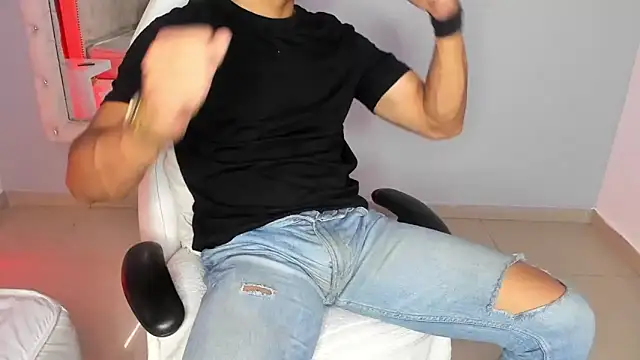 Lucii fer  online show from December 5, 11:30 am