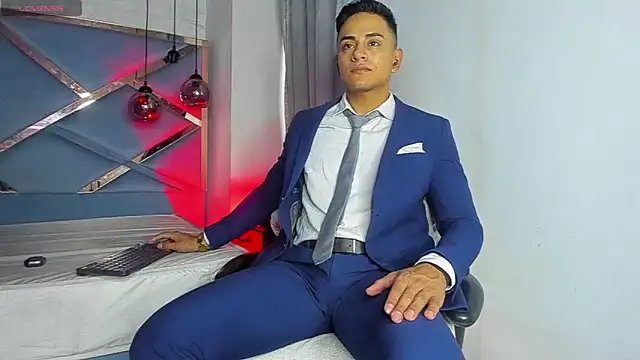 Snapshot of Lucii_fer_ chatting on March 6, 11:50 am Lucii fer online show from March 6, 11:50 am