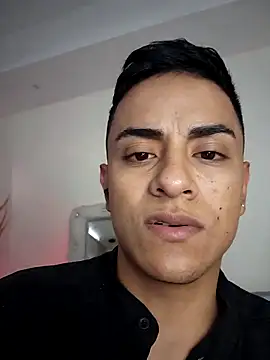 Snapshot of Lucii_fer_ chatting on May 5, 1:08 pm Lucii fer online show from May 5, 1:08 pm